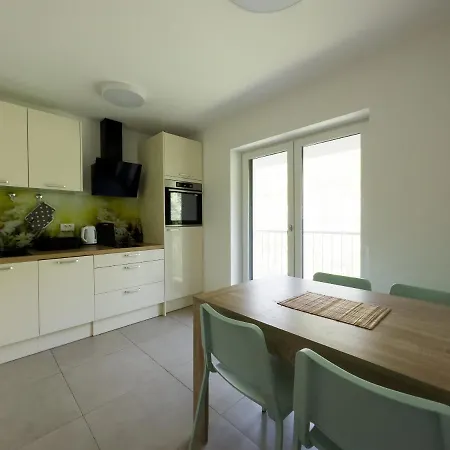 Apartmaji Silva 아파트 *